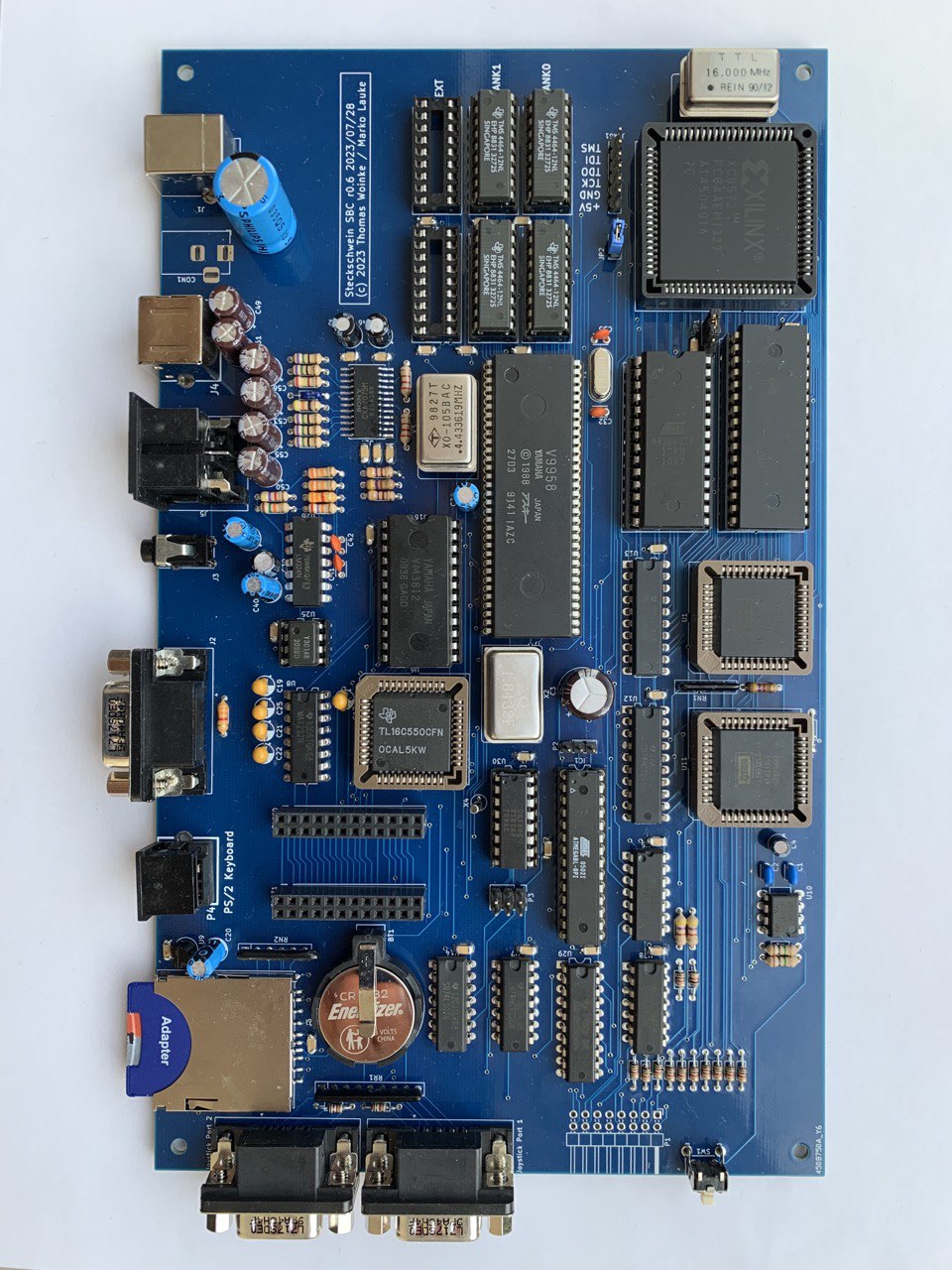 (almost) Fully assembled (and working) rev 0.6 board